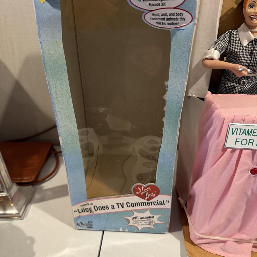 Gemmy Vtg Lucy Does a TV Commercial Animated Figure Voiced‎ W/DVD in Box - Picture 6 of 12